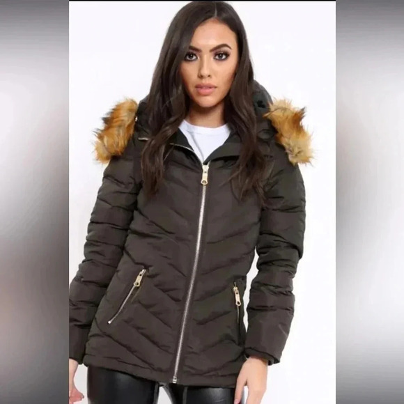 F & F women’s puffer jacket with detachable hood - Picture 1 of 16